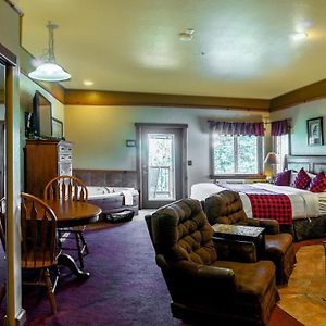 Panoramic Deluxe King